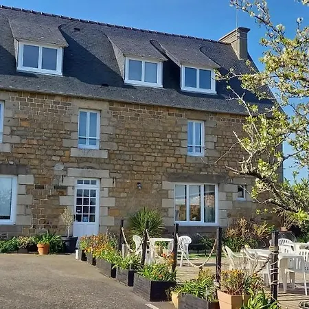 Le Relais De Launay 2*