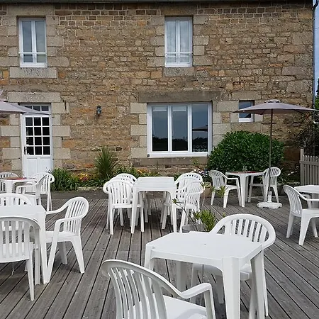 Le Relais De Launay Ploubazlanec