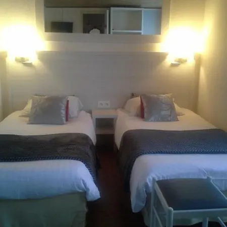 Le Relais De Launay Otel 2*