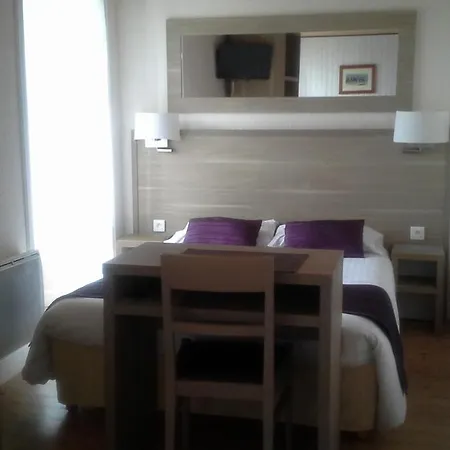 Le Relais De Launay Otel Ploubazlanec